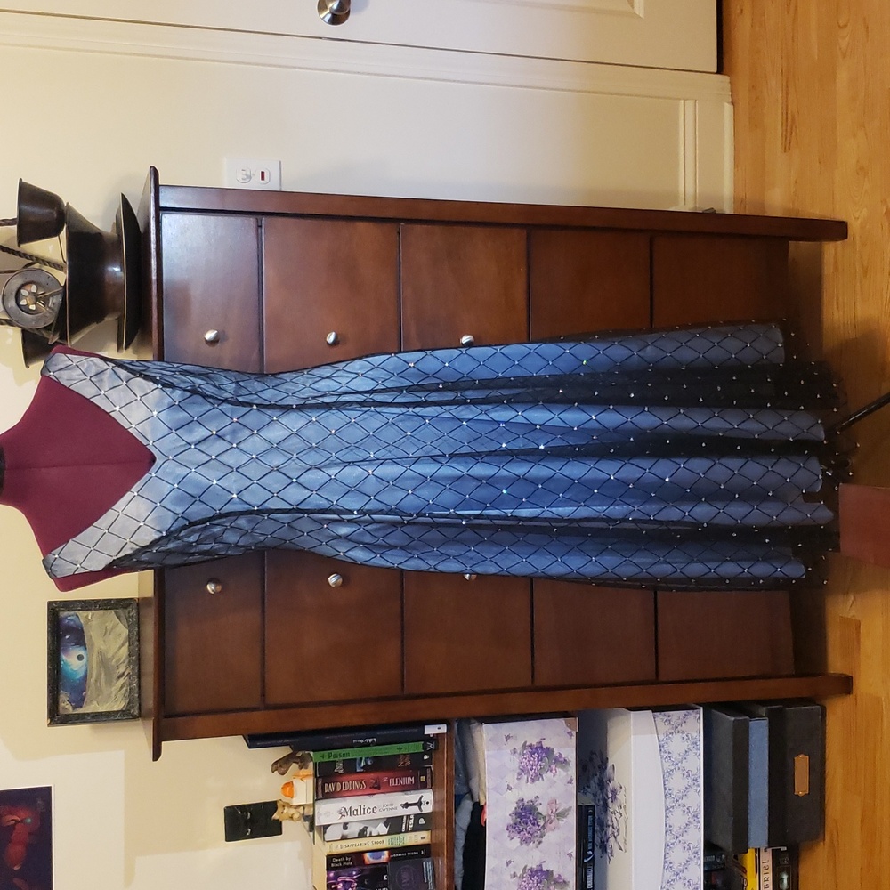 Adrianna Papell Boutique Black Mesh & Baby Blue A-Line Evening Gown; Size 6